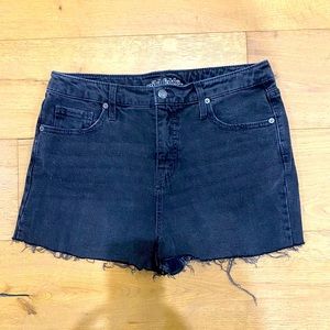 Women’s high waisted cut off black jean shorts - size 10